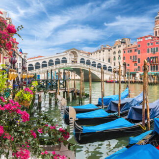 Italian Twin Centre Escape: Venice and Lake Como City Break with Return Flights & Inter City Transfer Included | Wowcher
