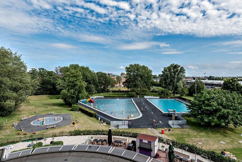 4* Amsterdam Getaway: Hotel, Return Flights & Breakfast Included | Wowcher